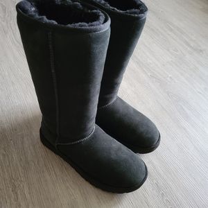 🌈SOLD🌈 Tall Black Uggs